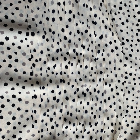 Loft Blouse With Ruffles - Picture 3 of 6